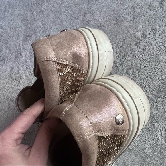 AGL Attilio Giusti Leombruni Textured Fringe Leather Slip-On Sneakers Platinum - Picture 8 of 13